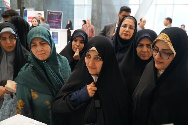 دانش بنیان | کرمانشاه بازدید معاون رئیسجمهور از واحدهای فناور و دانشبنیان پارک علم و فناوری کرمانشاه